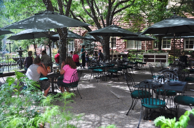 Hotel Colorado outdoor cafe
